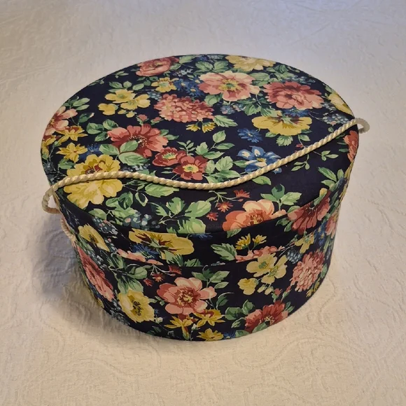 Floral Hat Box with Rope Handle - 10" - Picture 2 of 8